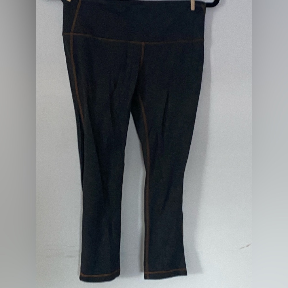 GAP active 3/4 length gray leggings